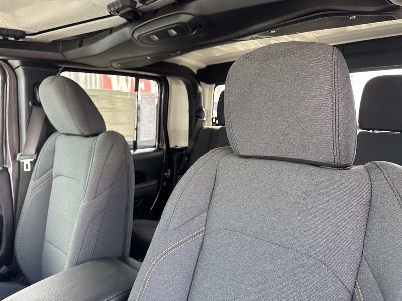 New 2026 Jeep Gladiator Sport S 4x4