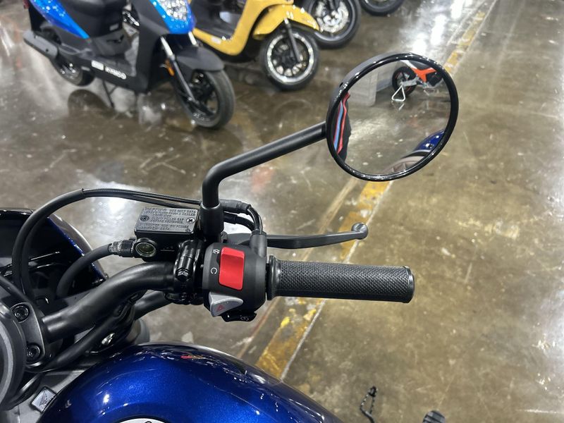 2025 Honda REBEL 500 ABS SE  in a PEARL BLUE exterior color. Del Amo Motorsports of Redondo Beach (424) 390-7811 delamomotorsports.com 
