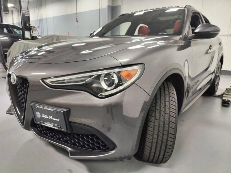 2022 Alfa Romeo Stelvio Sprint AWD w/Sunroof & Sport PkgImage 13