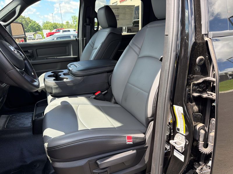 New 2026 RAM 3500 Tradesman Crew Cab Chassis 4x4 60