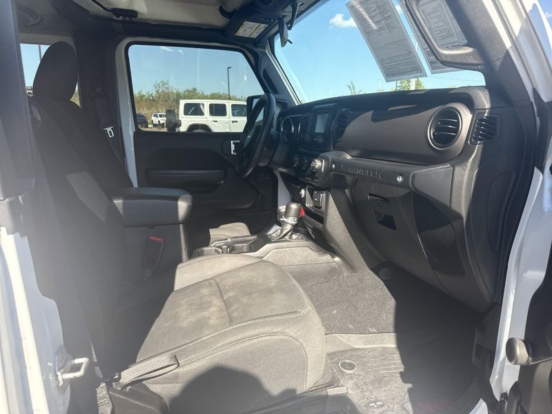 Used 2019 Jeep Wrangler SportImage 11