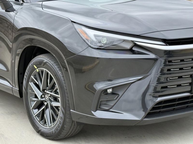 2025 Lexus TX Image 4