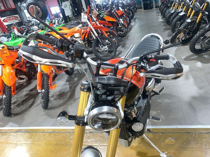 New 2025 Triumph SCRAMBLER 1200 XE Image 21