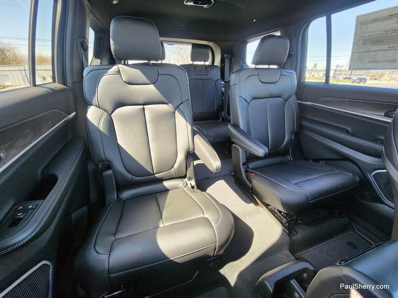 New 2026 Jeep Grand Cherokee L Limited 4x4