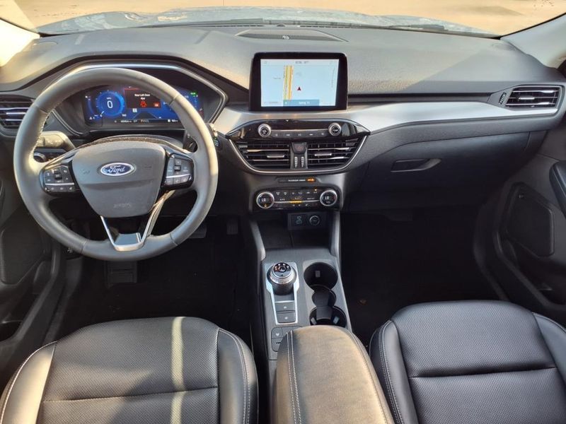 Used 2021 Ford Escape Hybrid TitaniumImage 4