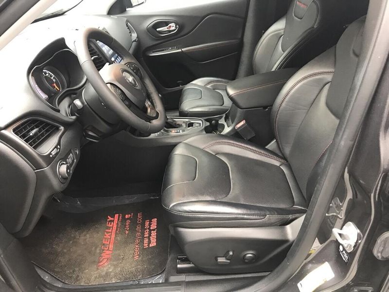 Used 2022 Jeep Cherokee TrailhawkImage 9