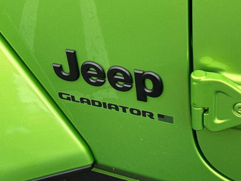New 2026 Jeep Gladiator Sport S 4x4