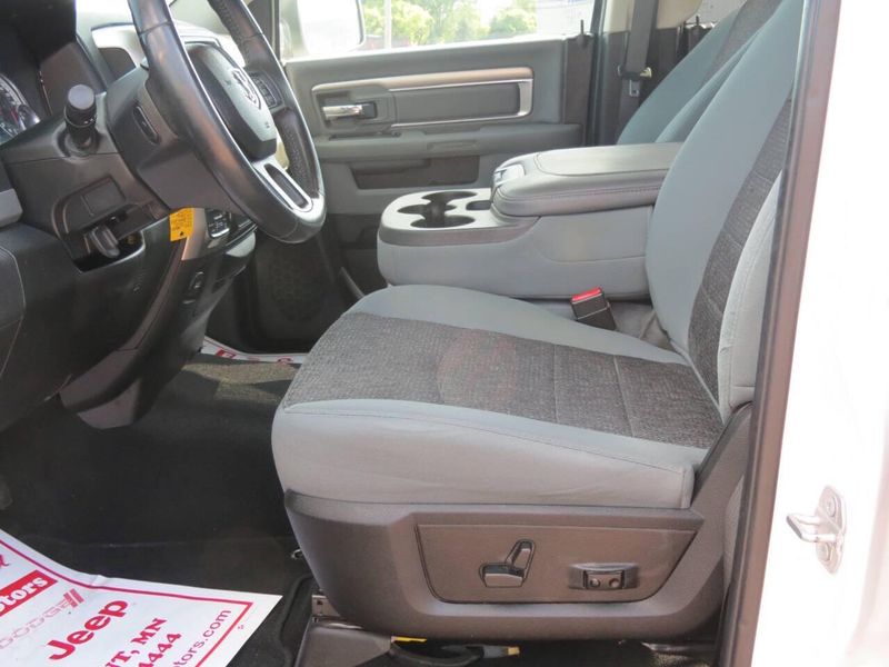 Used 2019 RAM 1500 Classic SLT 4x4 4dr Crew Cab 5.5 ft. SB PickupImage 16