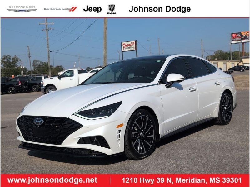 Used 2021 Hyundai Sonata LimitedImage 1