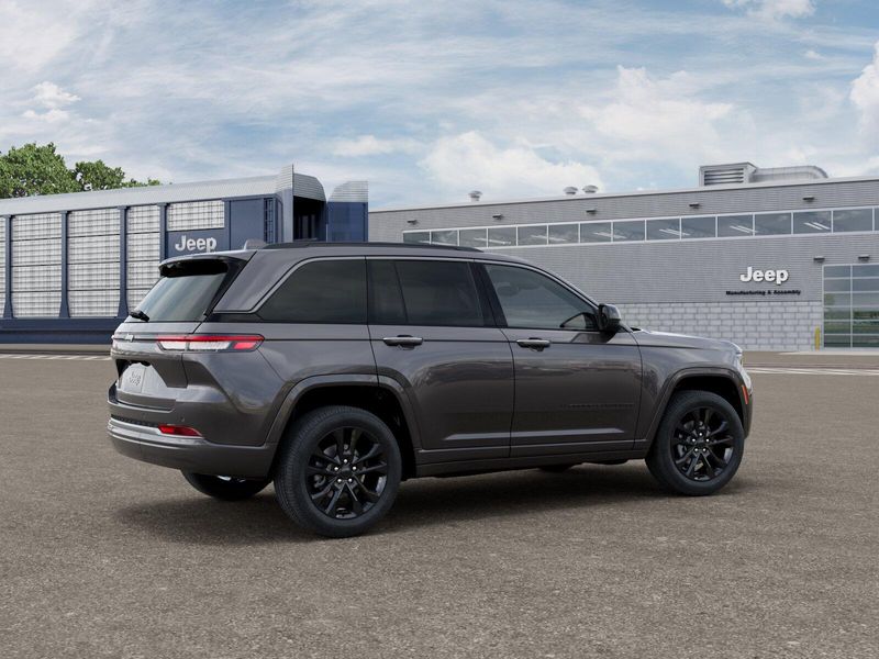 New 2026 Jeep Grand Cherokee Limited Reserve 4x4Image 2