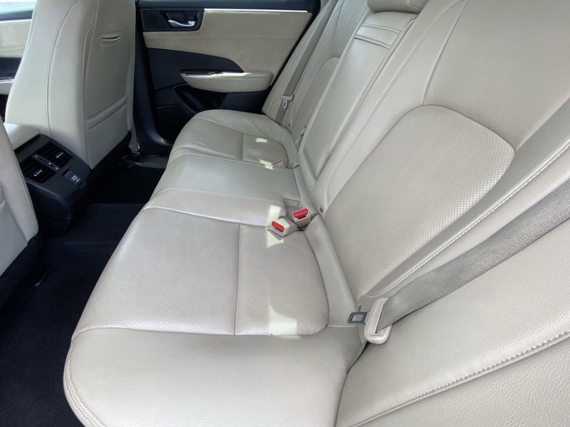 Used 2018 Honda Clarity Plug-In Hybrid TouringImage 15
