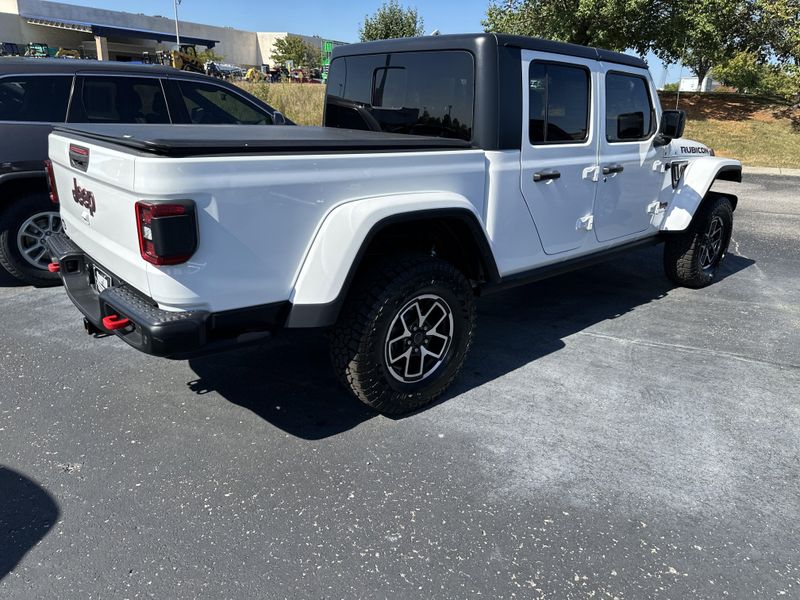 2022 Jeep Gladiator Rubicon photo 5