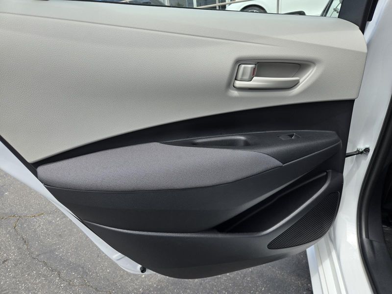 Used 2025 Toyota Corolla LE CVT (Natl)