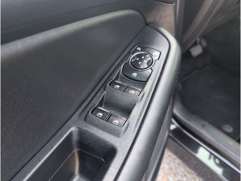2024 Ford Edge SELImage 12