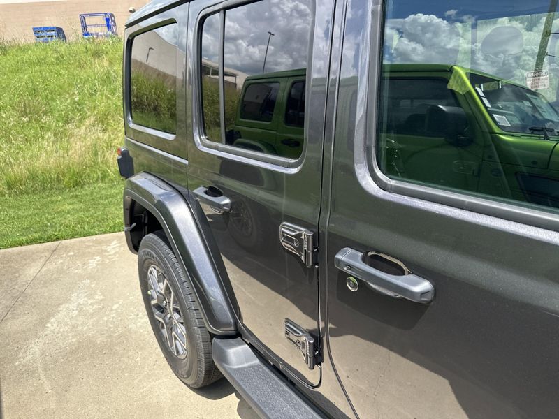 New 2025 Jeep Wrangler 4-door SaharaImage 5