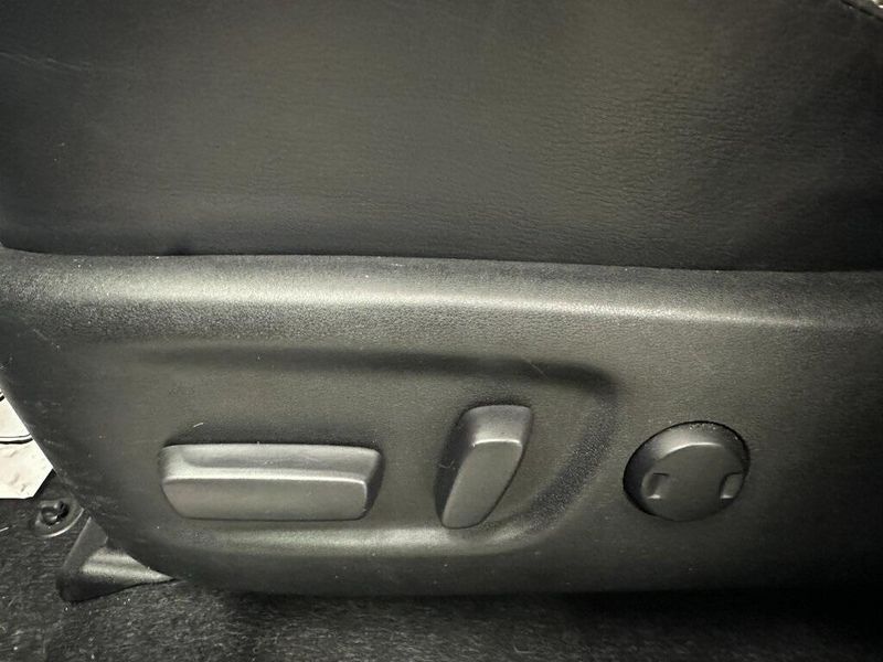 2018 Toyota RAV4 LimitedImage 23
