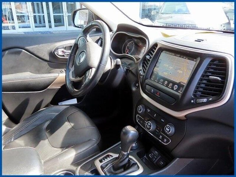 2018 Jeep Cherokee LimitedImage 8