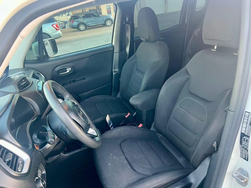 2018 Jeep Renegade Latitude North Edition photo 6