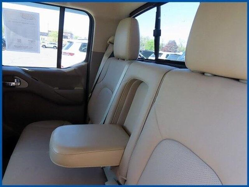 2016 Nissan Frontier SLImage 10