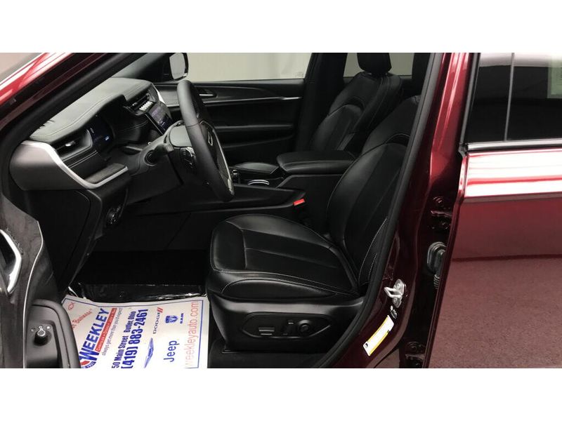 Used 2024 Jeep Grand Cherokee LimitedImage 4