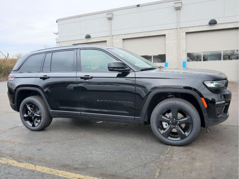 2025 Jeep Grand Cherokee Limited 4x4Image 7