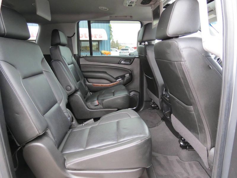 Used 2020 Chevrolet Suburban Premier 4x4 4dr SUVImage 11