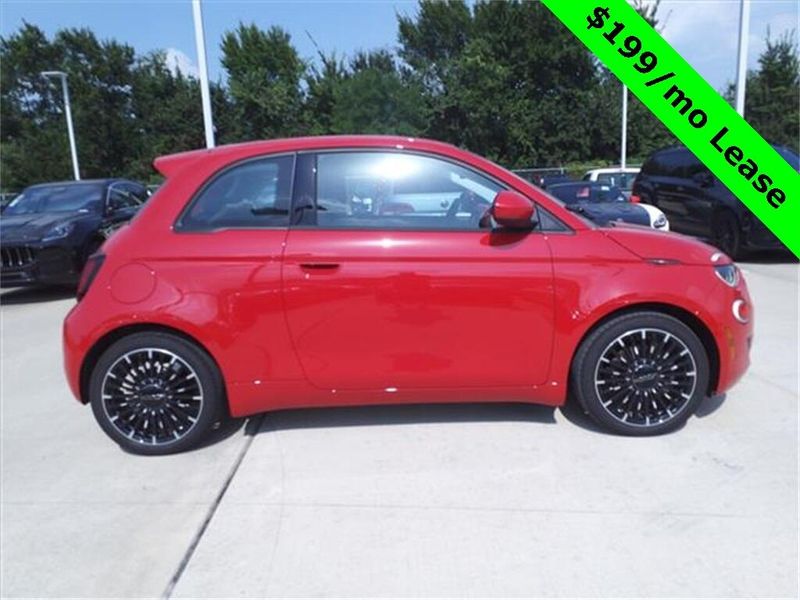 2024 Fiat 500e Inspi(red)Image 5