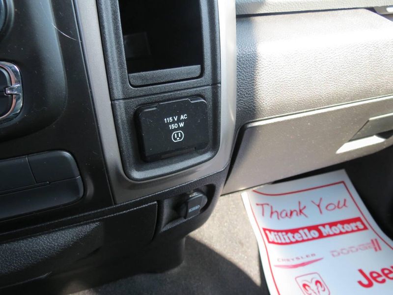 Used 2019 RAM 1500 Classic SLT 4x4 4dr Crew Cab 5.5 ft. SB PickupImage 29