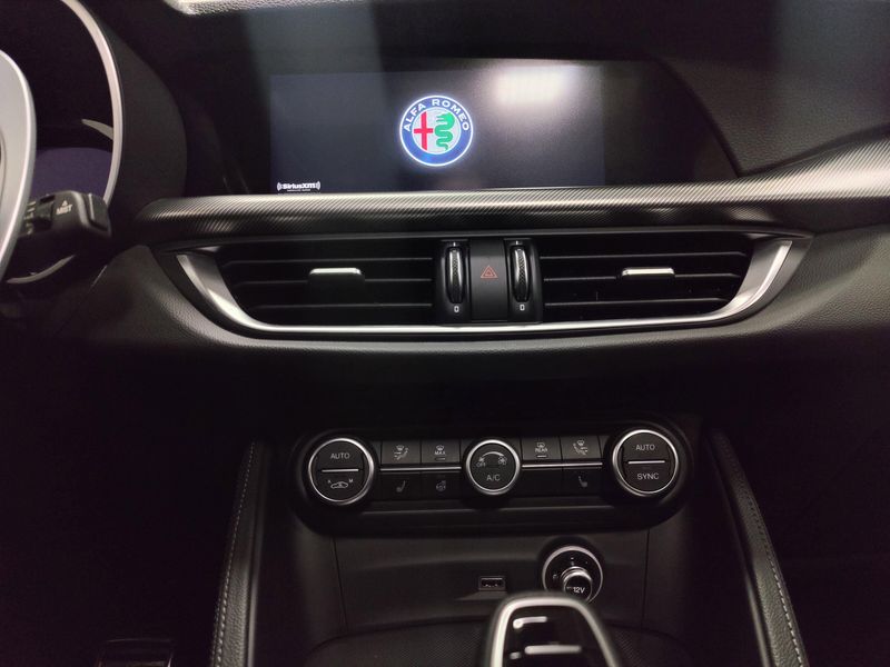2024 Alfa Romeo Stelvio Veloce AWD w/Activ AsstImage 27