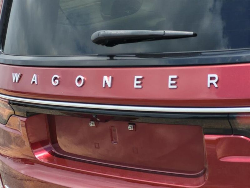 2022 Jeep Wagoneer Series IIIImage 8