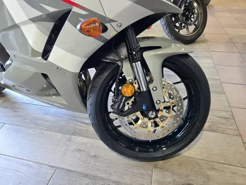 NEW 2026 HONDA CBR600RR Image 18