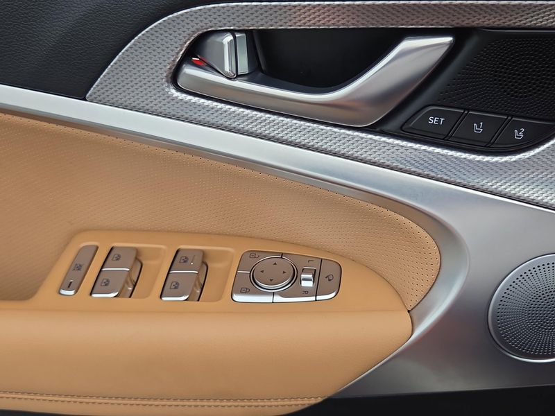 2022 Genesis G70 2.0T photo 34