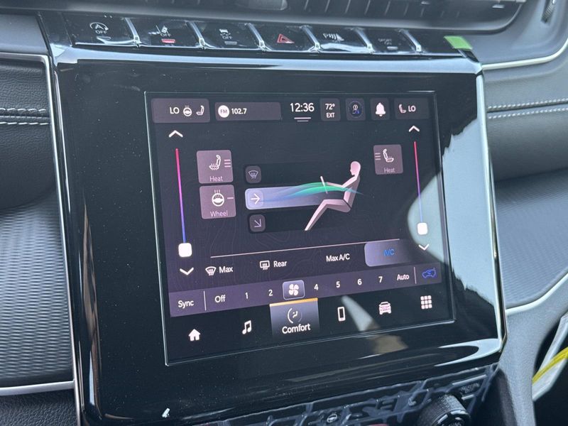 New 2026 Jeep Grand Cherokee Laredo X 4x2