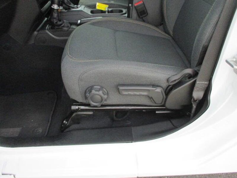 Used 2025 Jeep Wrangler SaharaImage 18