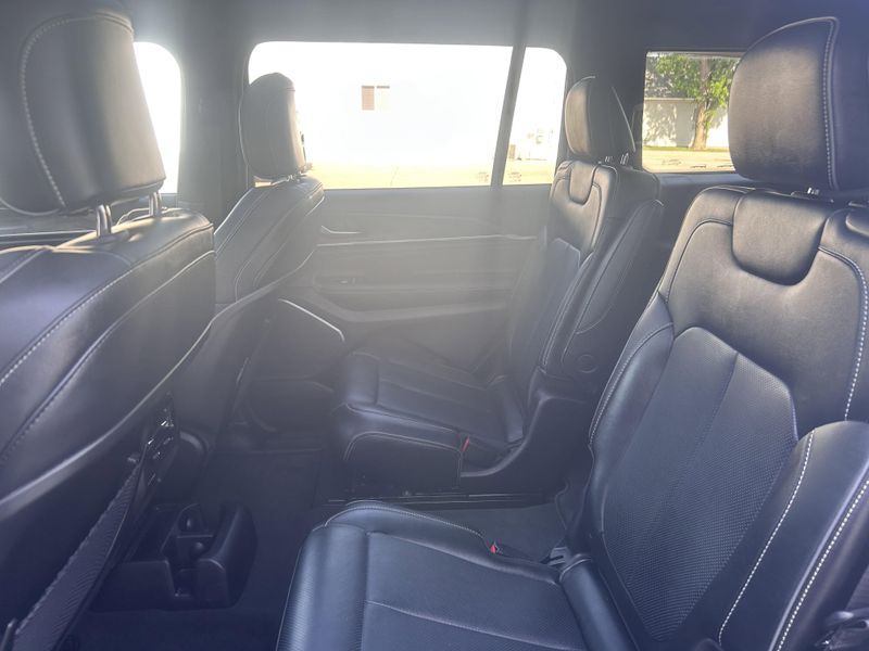 2023 Jeep Grand Cherokee L OverlandImage 15