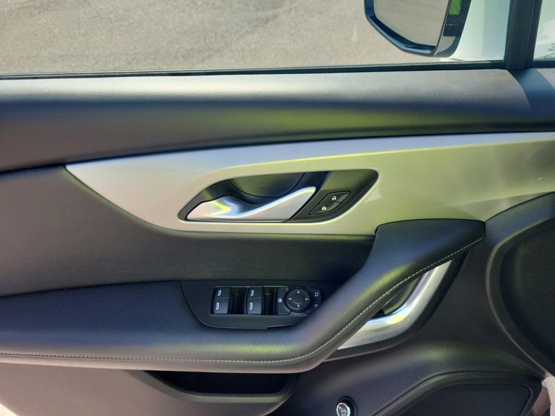 Used 2022 Chevrolet Blazer LTImage 3