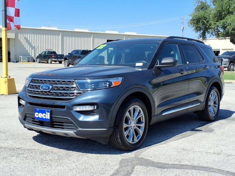 2022 Ford Explorer XLT photo 16