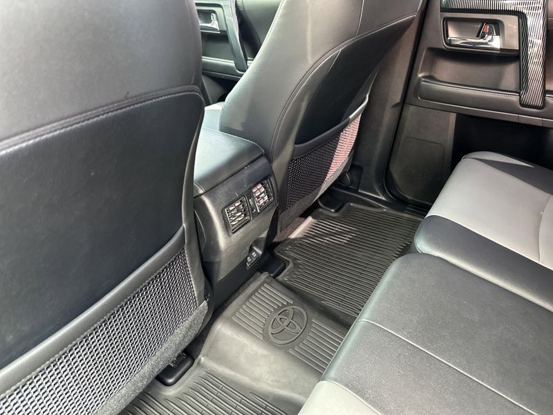 2020 Toyota 4Runner SR5 Premium photo 19