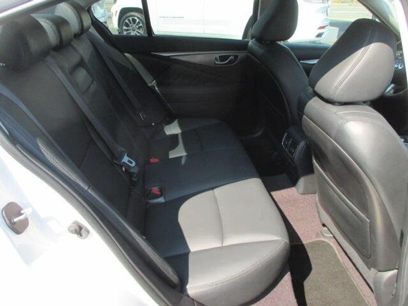 Used 2016 INFINITI Q50 2.0t PremiumImage 28