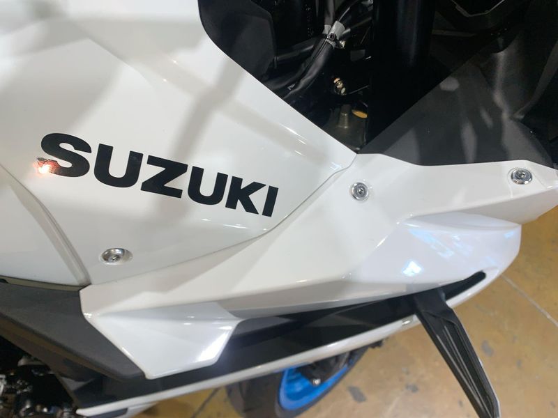 New 2026 Suzuki GSX-8R Image 22