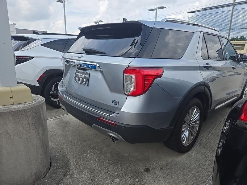 2022 Ford Explorer LimitedImage 3