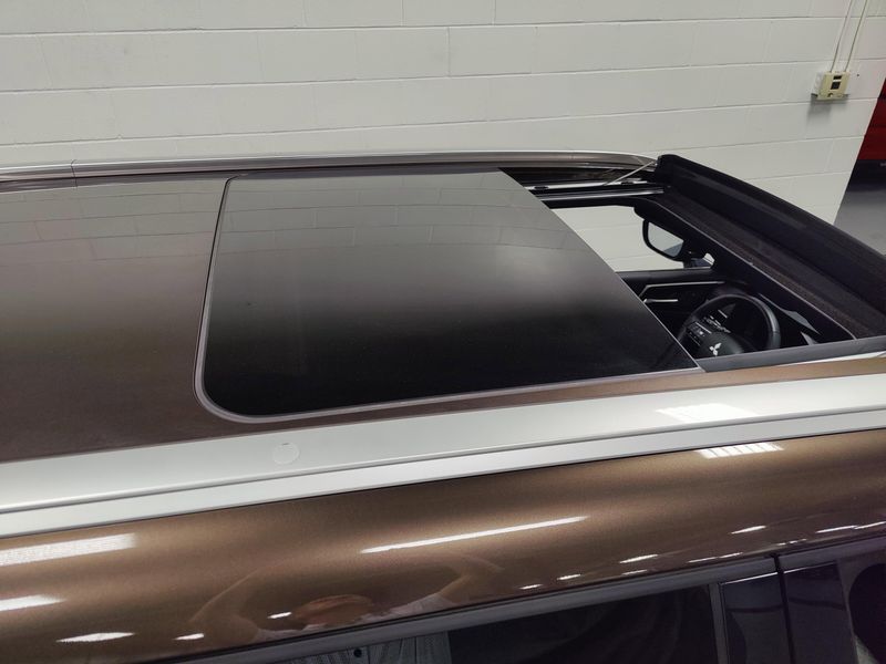 Used 2023 Mitsubishi Outlander PHEV SEL AWD 40th Anniv w/Sunroof/NavImage 7