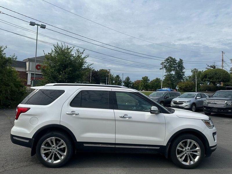 2019 Ford Explorer Limited photo 5