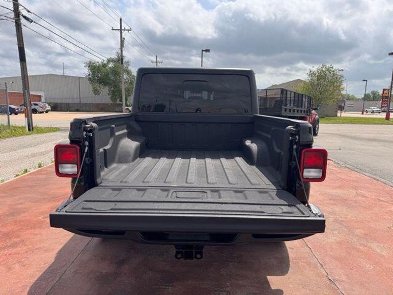 Used 2023 Jeep Gladiator SportImage 7