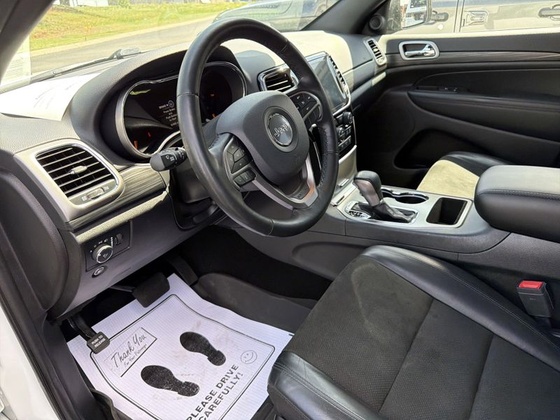 Used 2021 Jeep Grand Cherokee Laredo XImage 27