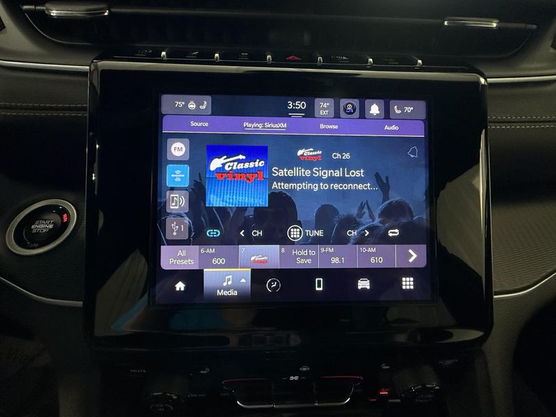 Used 2025 Jeep Grand Cherokee L LaredoImage 27