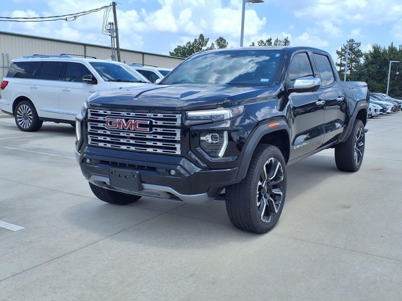 Used 2024 GMC Canyon DenaliImage 2