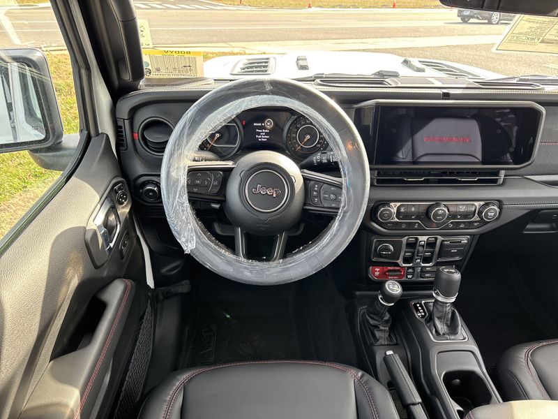 New 2026 Jeep Wrangler 4-door Rubicon XImage 19