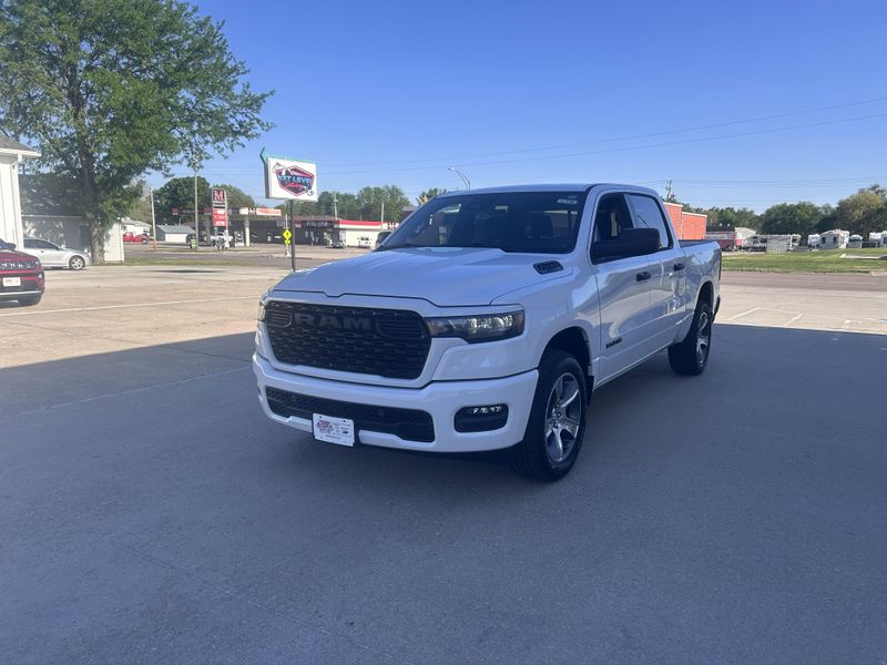 2025 RAM 1500 TradesmanImage 4