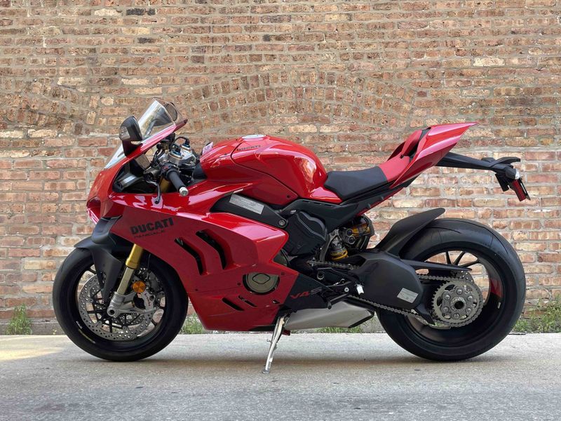 2023 Ducati Panigale V4 SImage 4